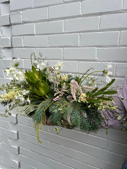 White &amp; Green Christmas Flowers Table Centrepiece